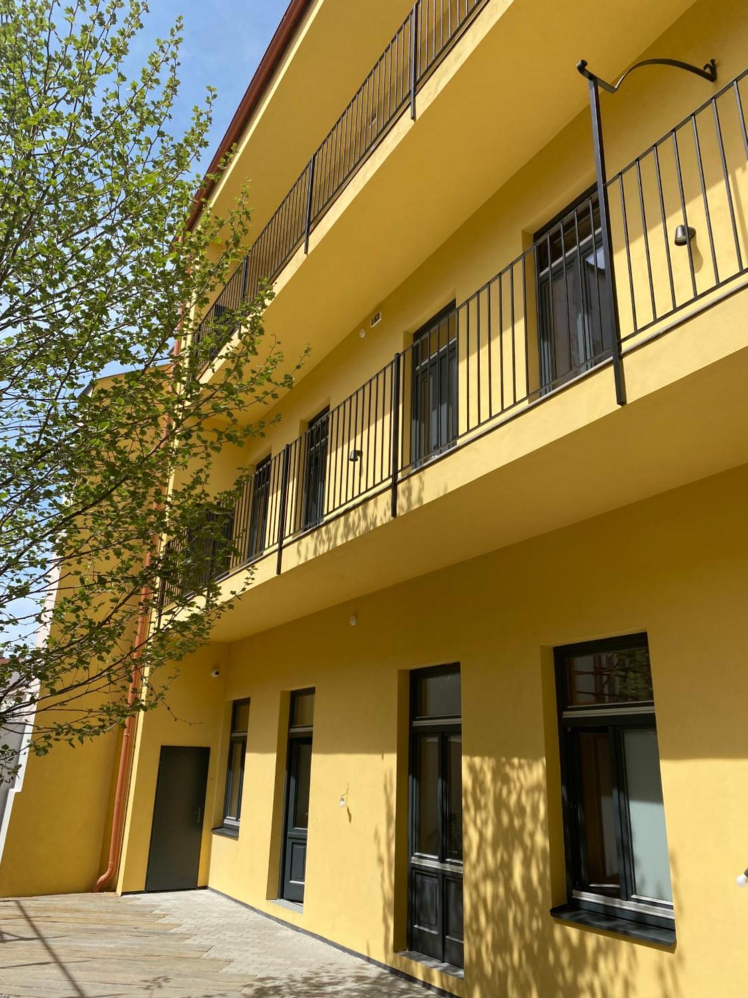 Honest Karlin Aparthotel Πράγα Εξωτερικό φωτογραφία