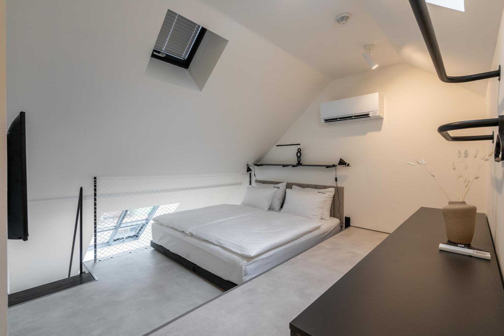 Honest Karlin Aparthotel Πράγα Δωμάτιο φωτογραφία