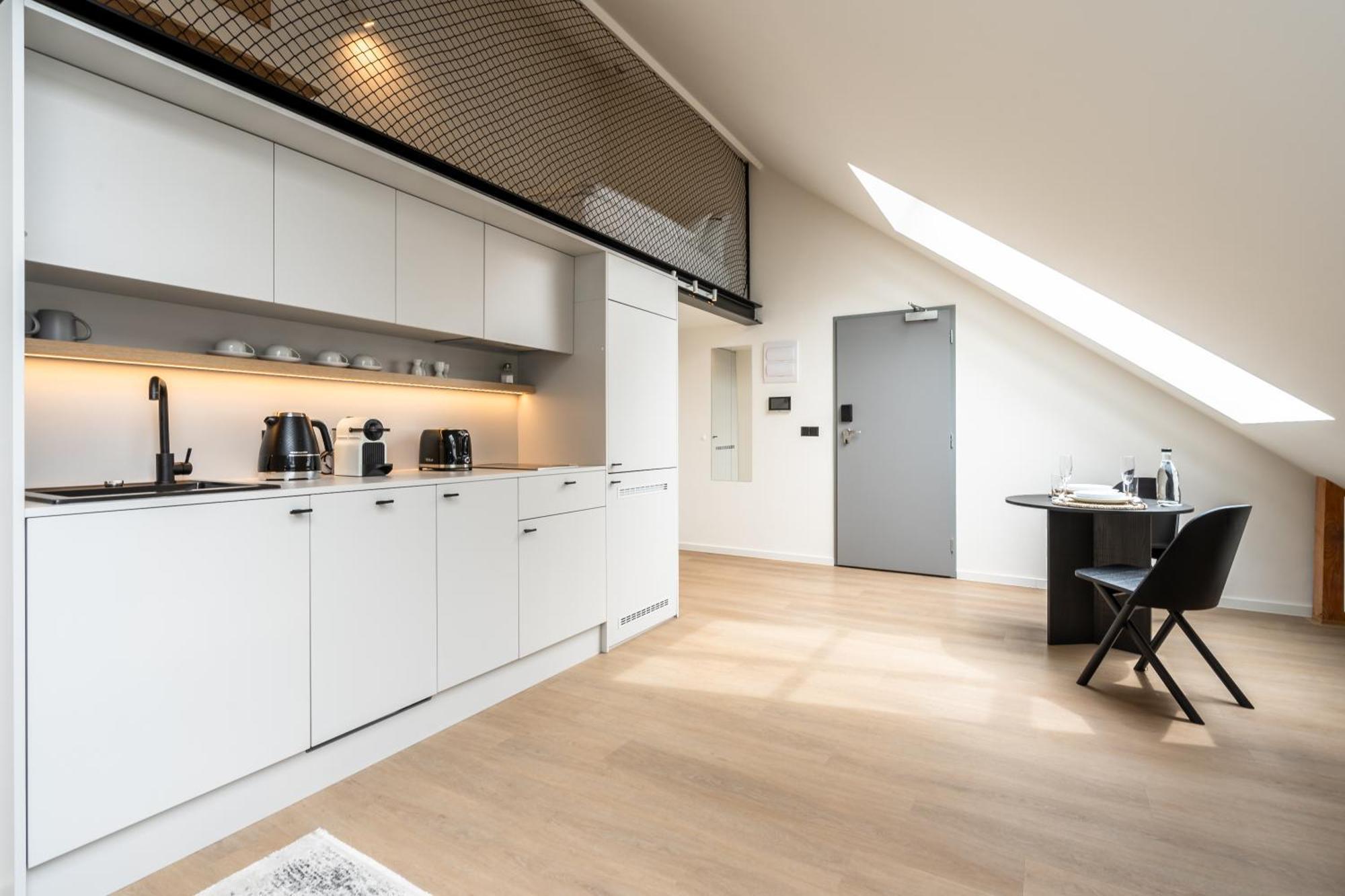 Honest Karlin Aparthotel Πράγα Εξωτερικό φωτογραφία