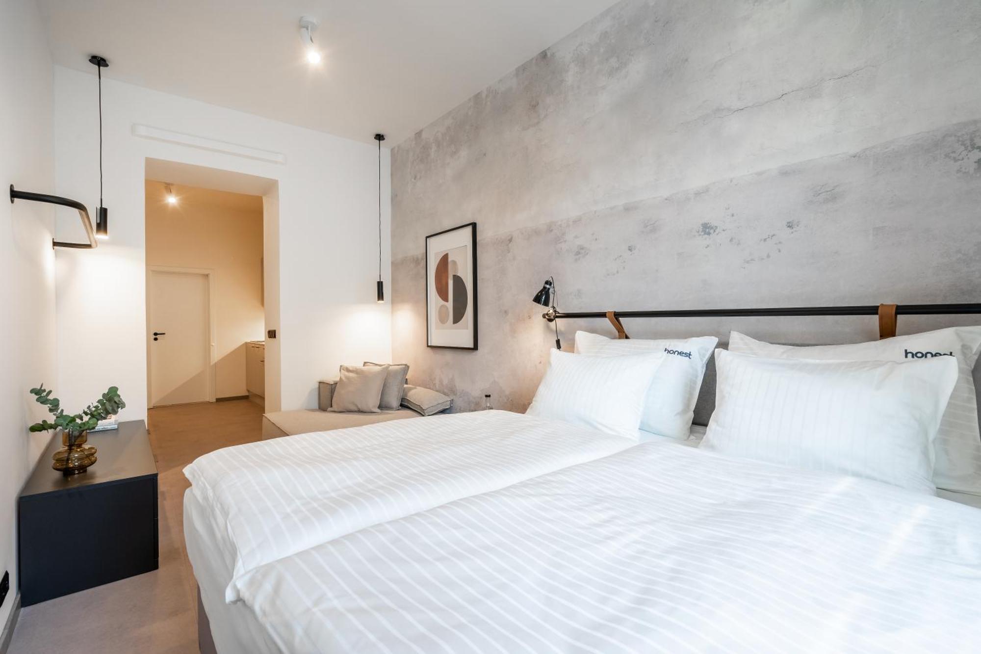 Honest Karlin Aparthotel Πράγα Εξωτερικό φωτογραφία