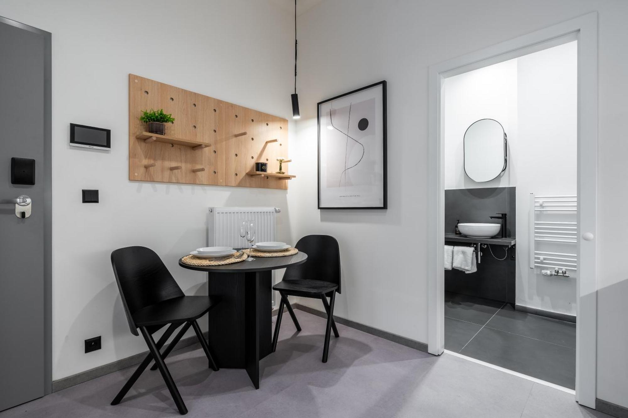 Honest Karlin Aparthotel Πράγα Εξωτερικό φωτογραφία