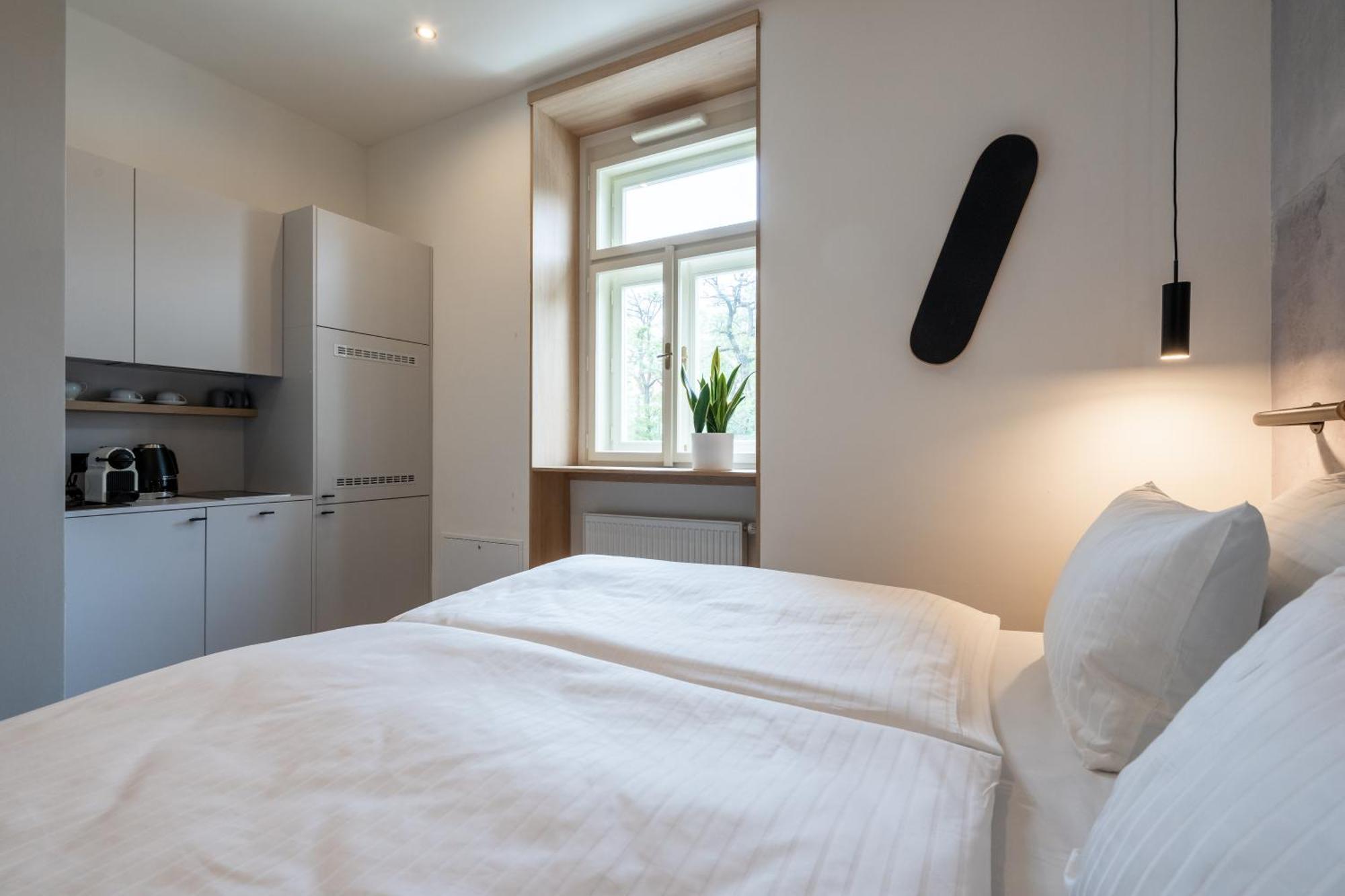 Honest Karlin Aparthotel Πράγα Εξωτερικό φωτογραφία