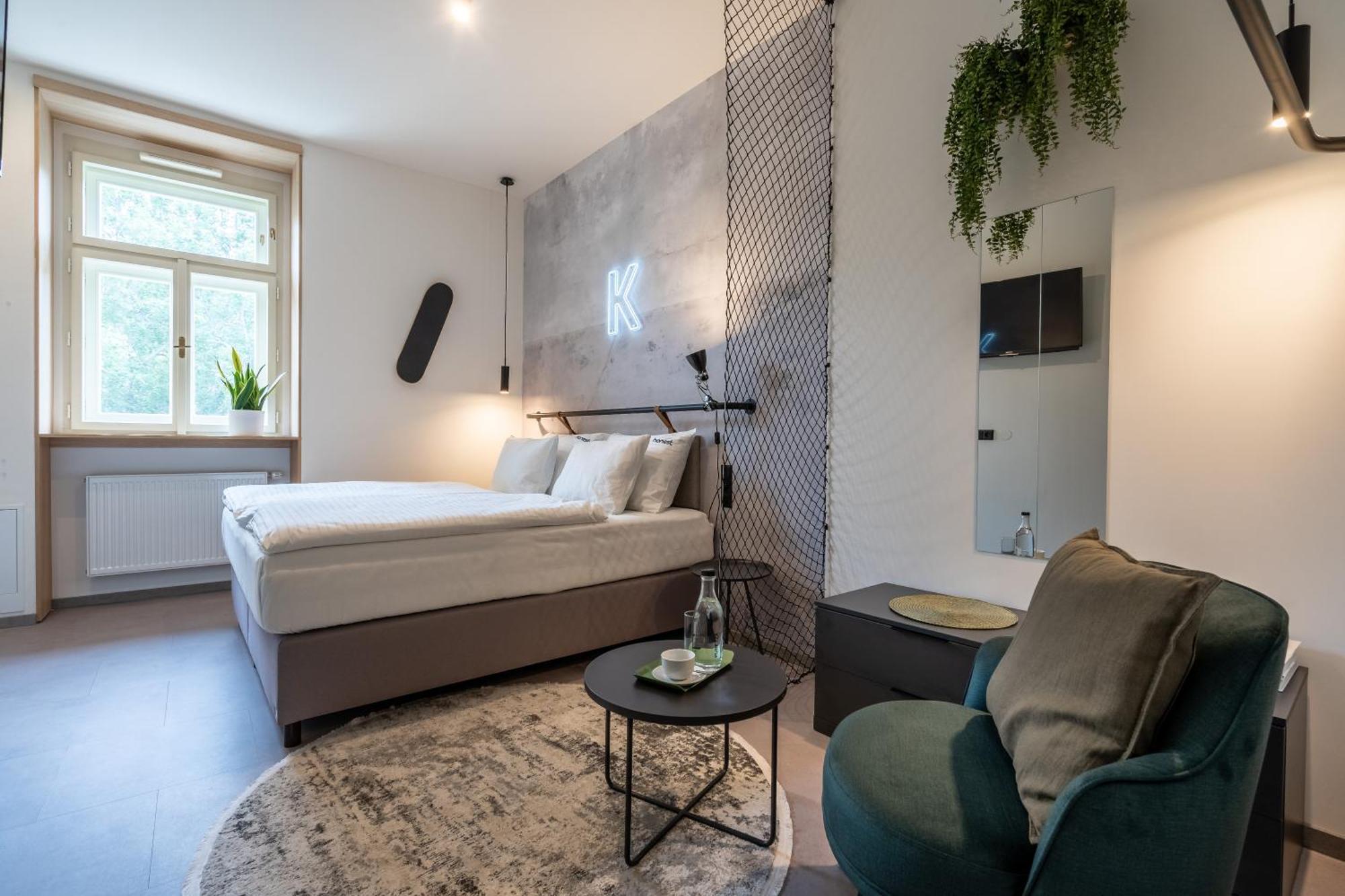 Honest Karlin Aparthotel Πράγα Εξωτερικό φωτογραφία