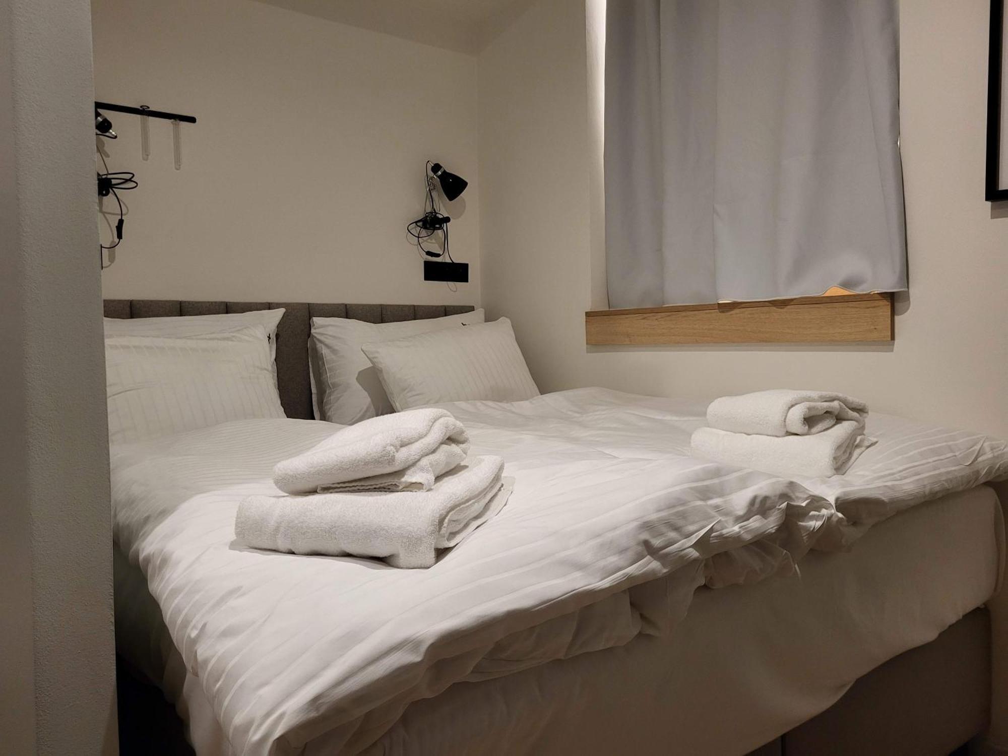 Honest Karlin Aparthotel Πράγα Δωμάτιο φωτογραφία